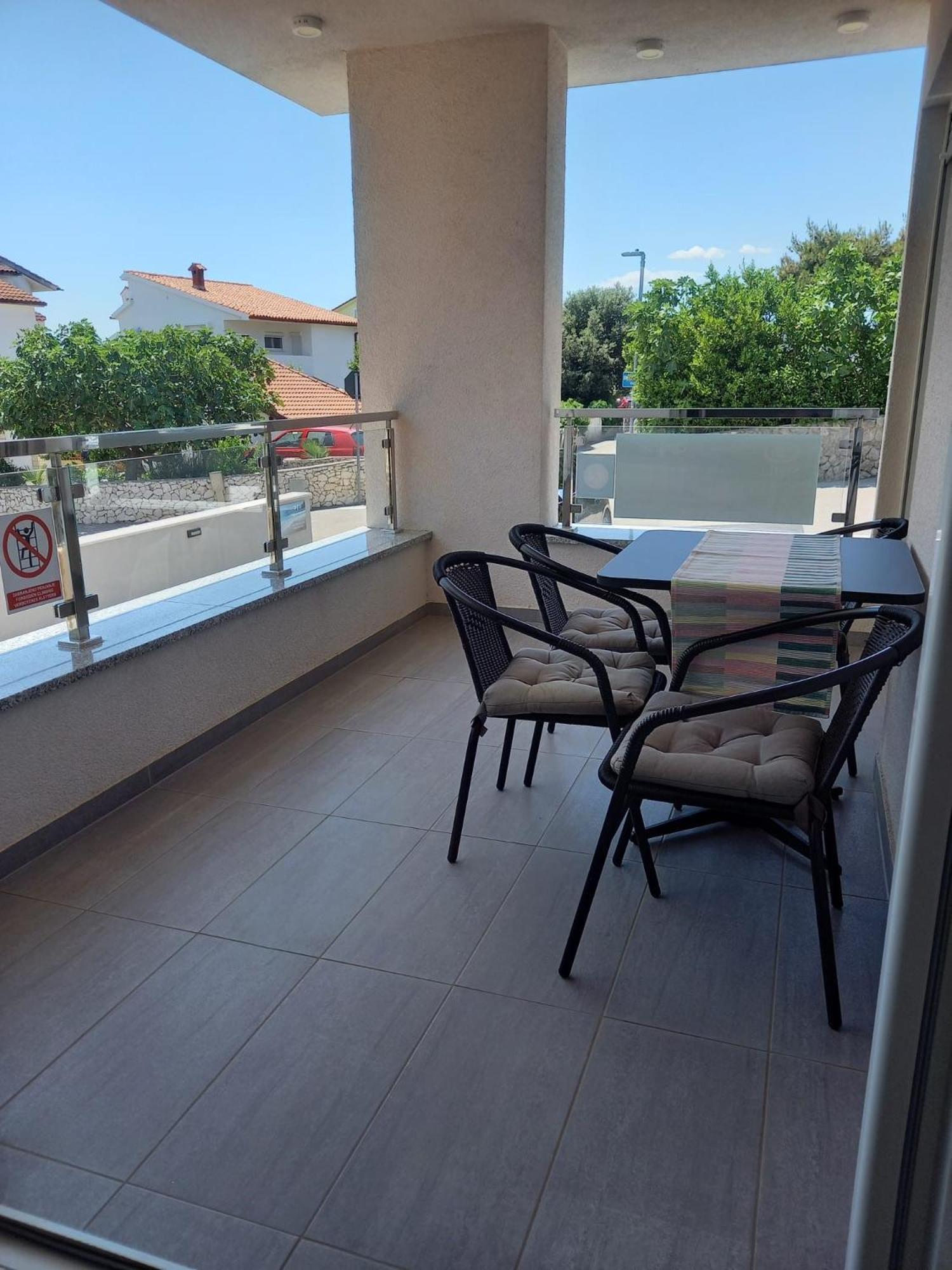 Apartments Stella Krk Town Luaran gambar